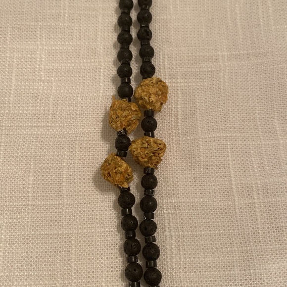 Handmade Meditation Necklace with handmade dried flowers beads, made by Me 🫶 - Picture 3 of 5